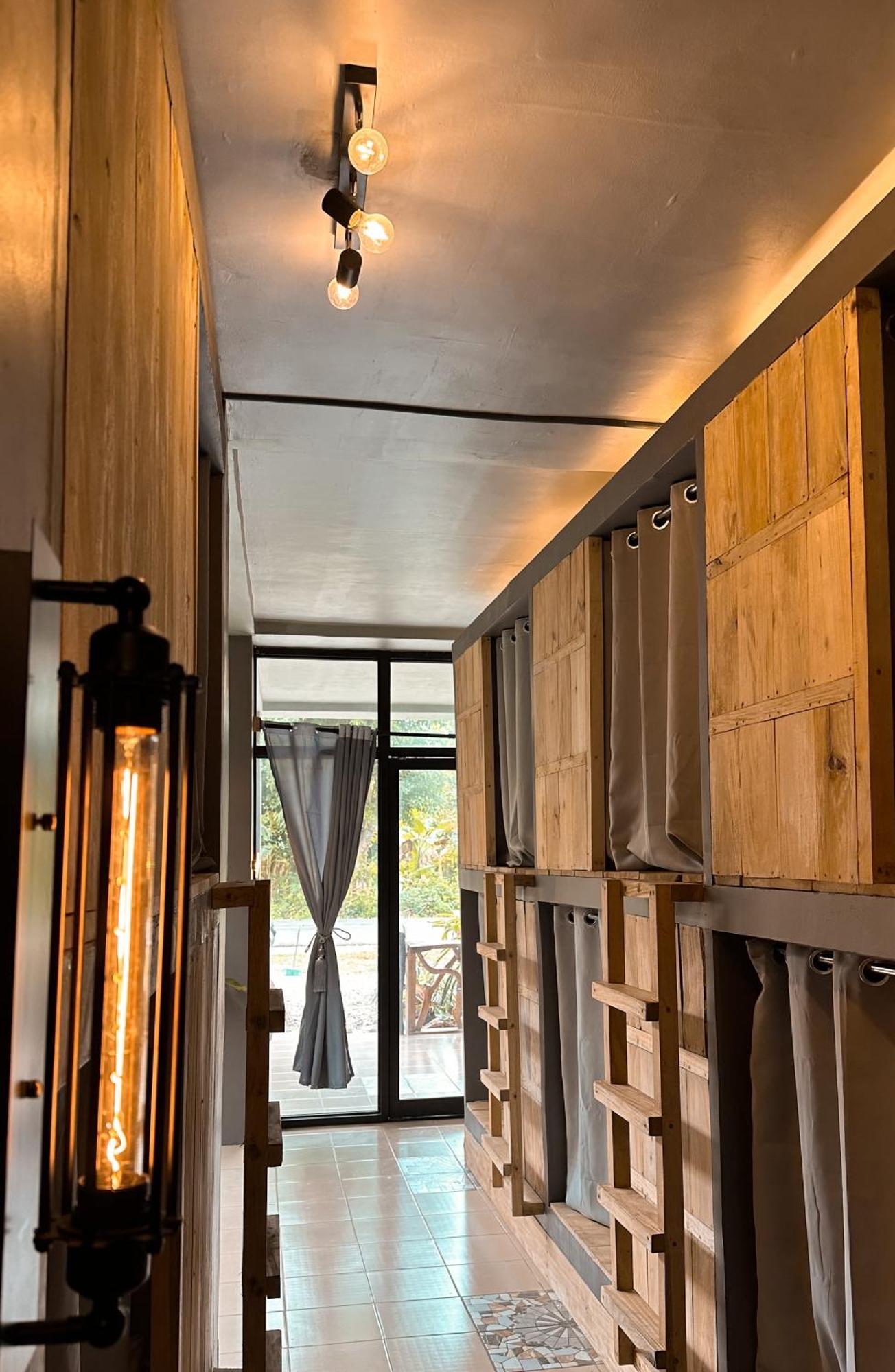 Resting Rabbit Hostel Сикиджор Екстериор снимка